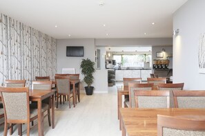 Se ofrece un desayuno continental (10.50 GBP por persona)