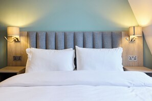 Double Room | 1 bedroom, premium bedding, in-room safe, desk - Prince William Hotel (London)