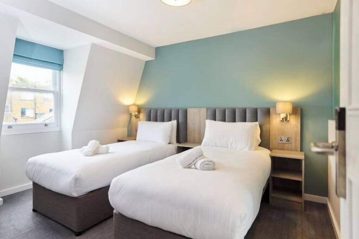 1 bedroom, premium bedding, in-room safe, desk