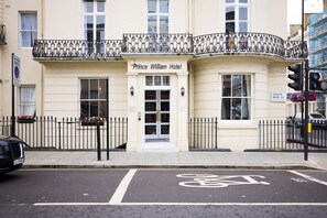 Exterior - Prince William Hotel (London)