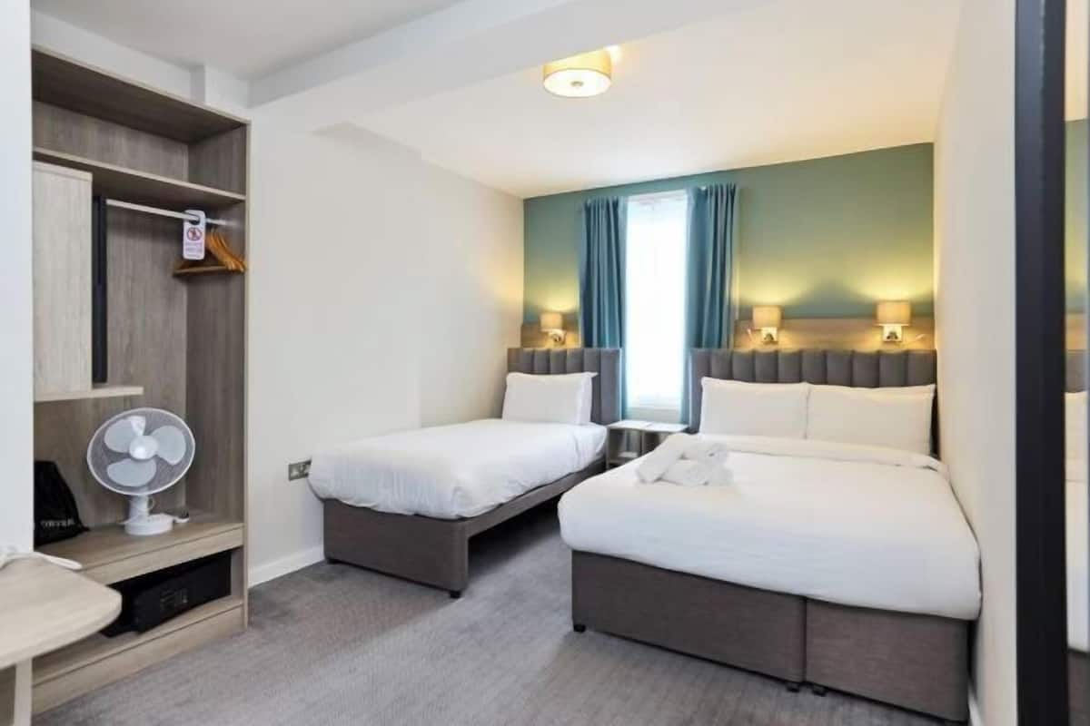 1 bedroom, premium bedding, in-room safe, desk