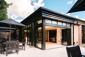 Υπαίθριος χώρος δεξιώσεων