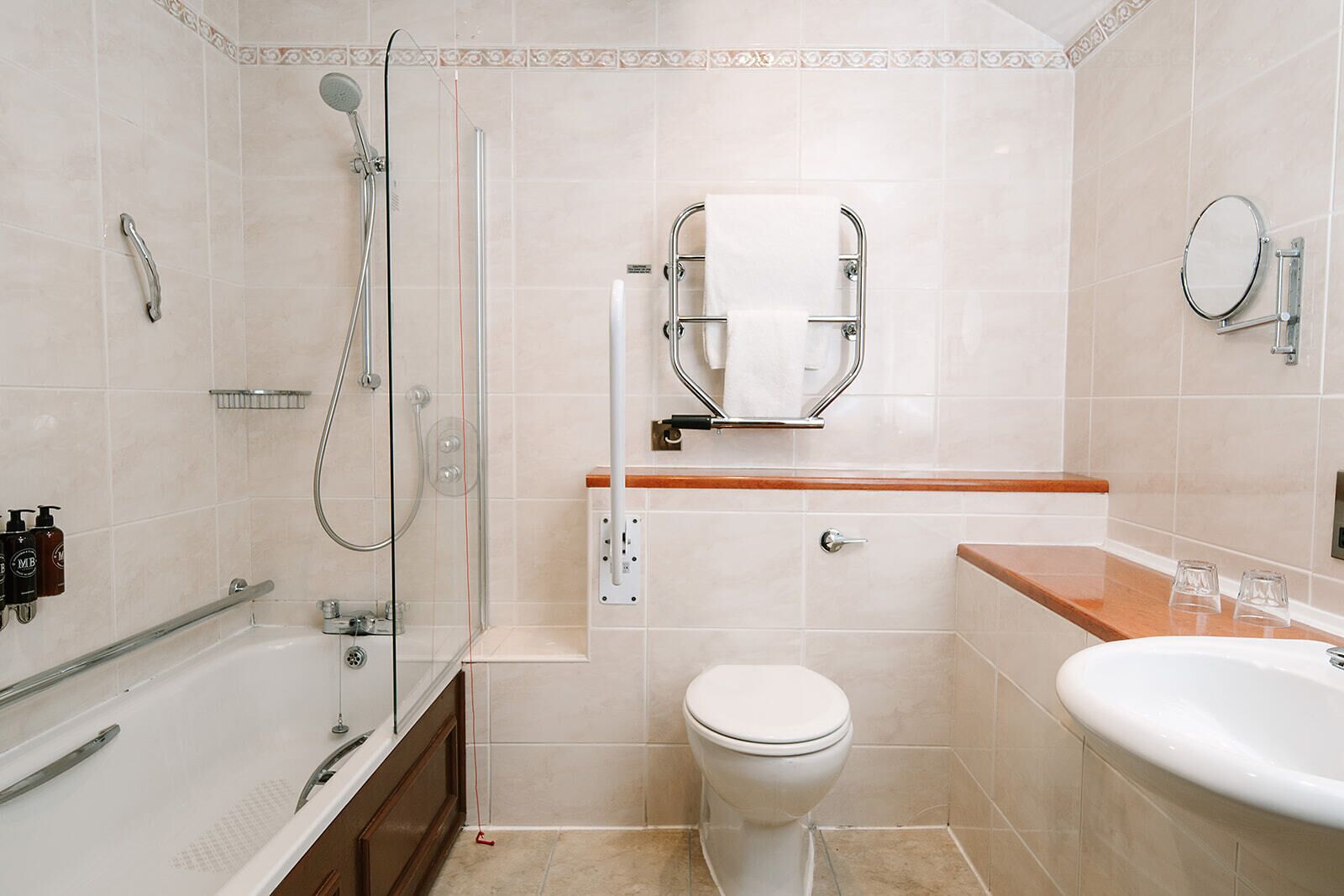 weavers cool accessible | bathroom | separate bathtub and shower, designer toiletries, hair dryer, towels