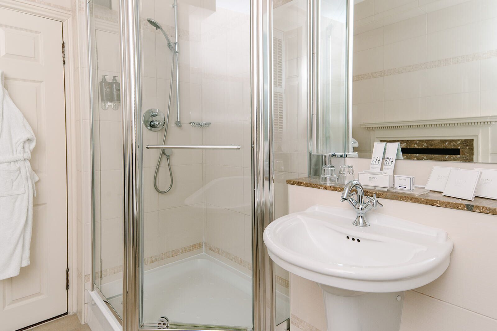 penny-farthing | bathroom | separate bathtub and shower, designer toiletries, hair dryer, towels