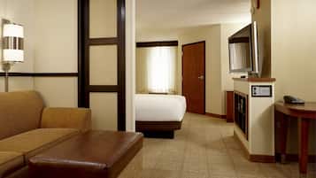 Down comforters, in-room safe, desk, blackout drapes