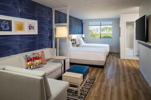 Down comforters, in-room safe, desk, blackout drapes