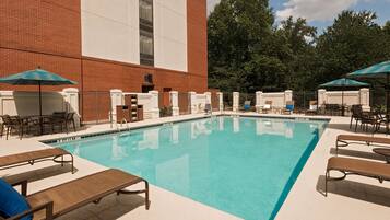 Outdoor pool, pool loungers