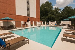 Outdoor pool, sun loungers