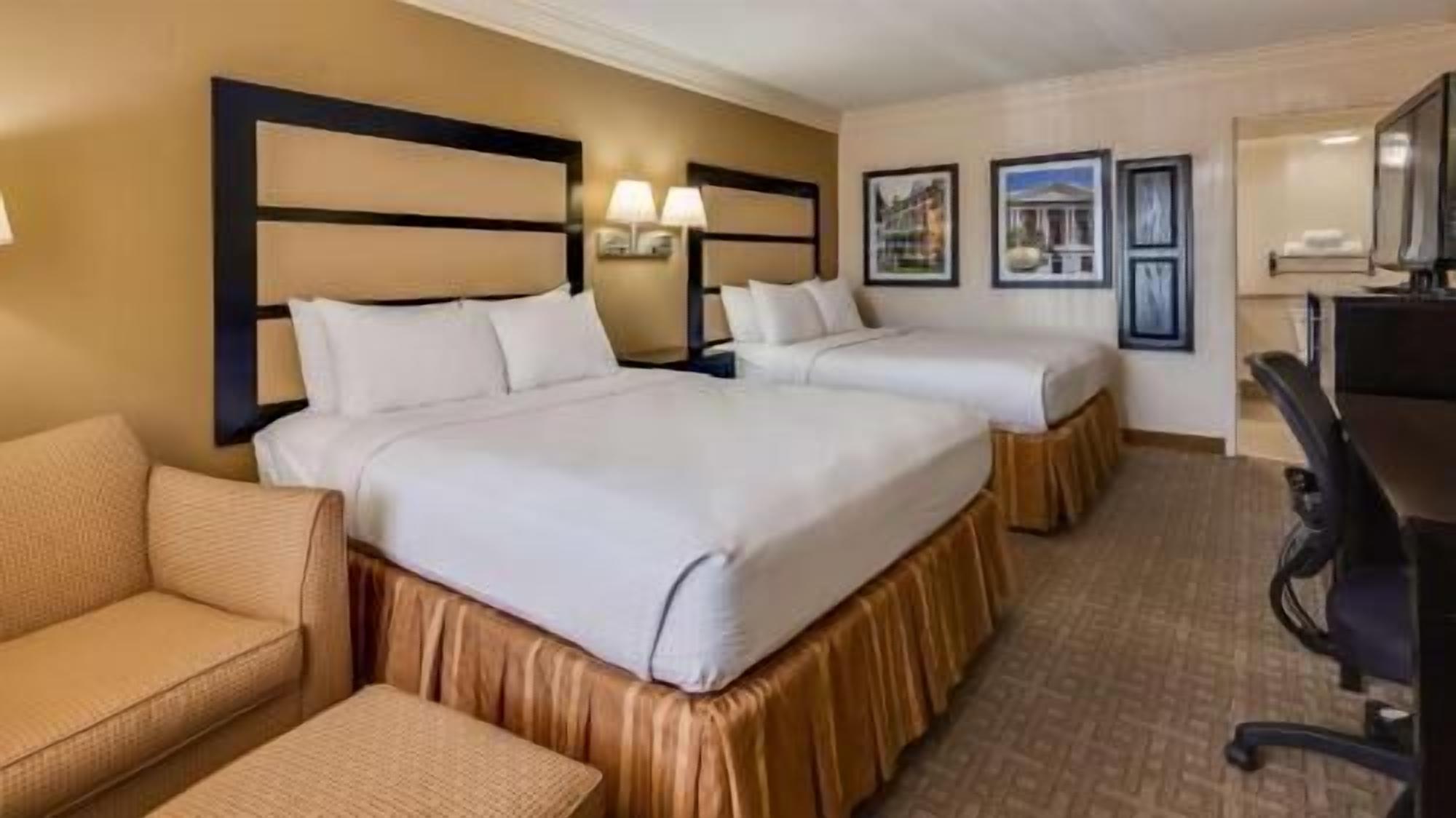 Premium bedding, pillowtop beds, in-room safe, desk