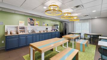 Free daily continental breakfast