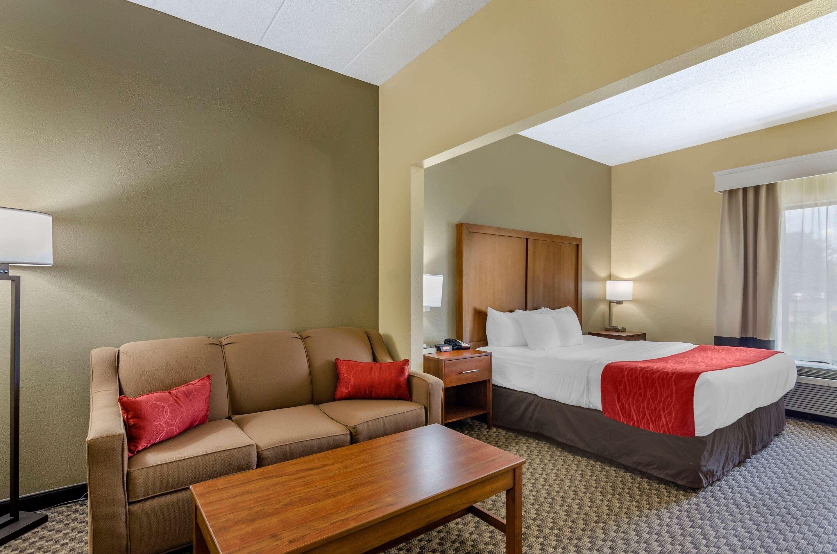 مكتب ومكواة/لوح كي وأسرّة أطفال/رضّع (مجانًا) وواي فاي مجانًا