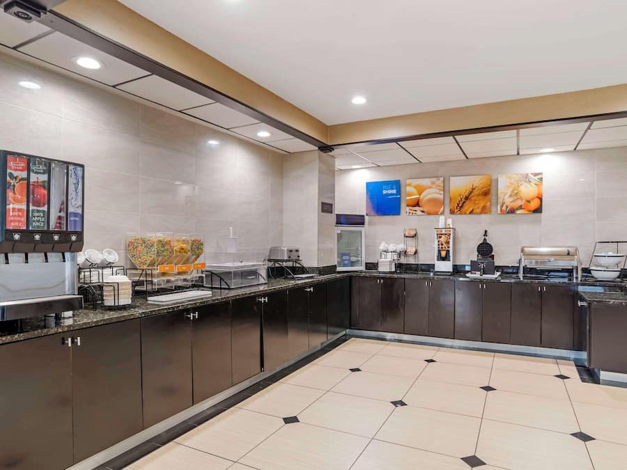 Free daily buffet breakfast