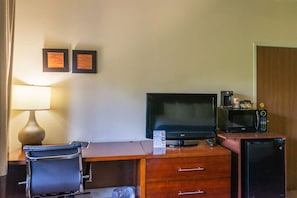 Chambre, 1 très grand lit, accessible aux personnes à mobilité réduite, non-fumeur