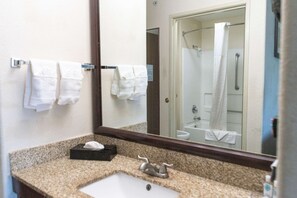 Standard Room, 2 Queen Beds, Mountain View | Bathroom | Combined shower/bathtub, free toiletries, hair dryer, towels