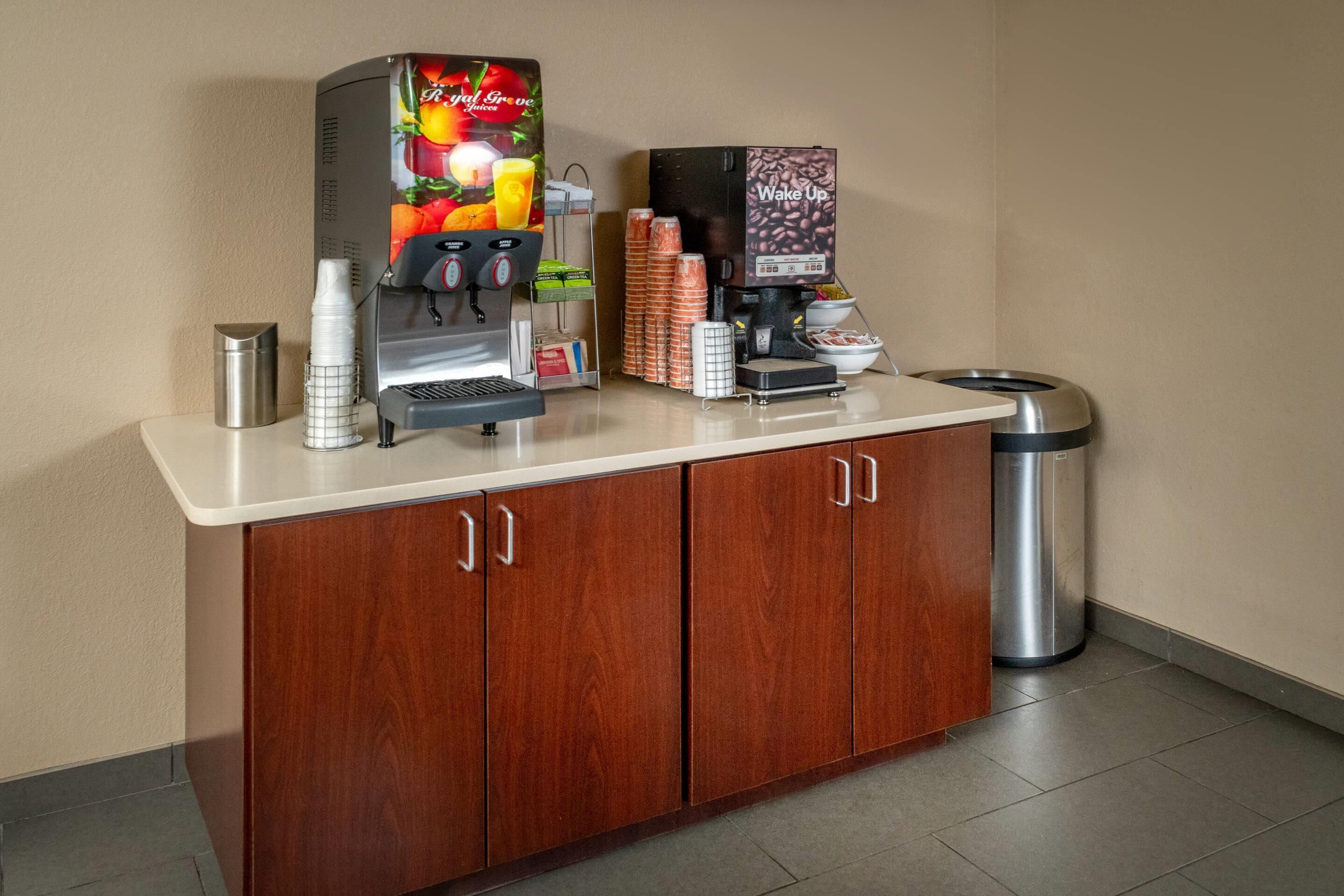 free daily full breakfast