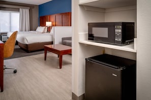 Suite, Non Smoking | Desk, blackout curtains, iron/ironing board, free cots/infant beds