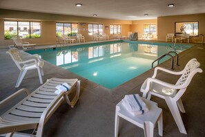 Indoor pool - Comfort Suites Prestonsburg West (Prestonsburg)