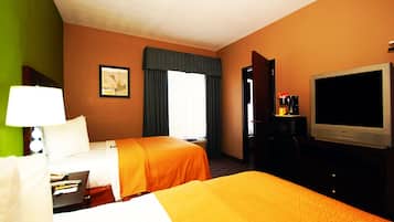 Habitación estándar, 2 camas dobles, no fumadores | Caja fuerte, escritorio, tabla de planchar con plancha y cunas gratuitas