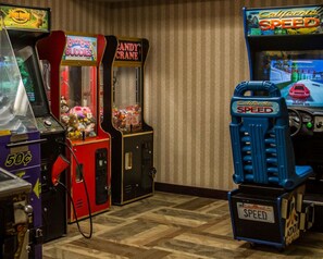 Game room - Comfort Inn Birch Run - Frankenmuth (Birch Run)
