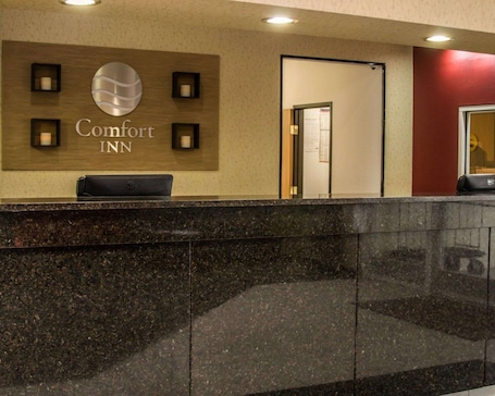 Hall. Comfort Inn Birch Run - Frankenmuth