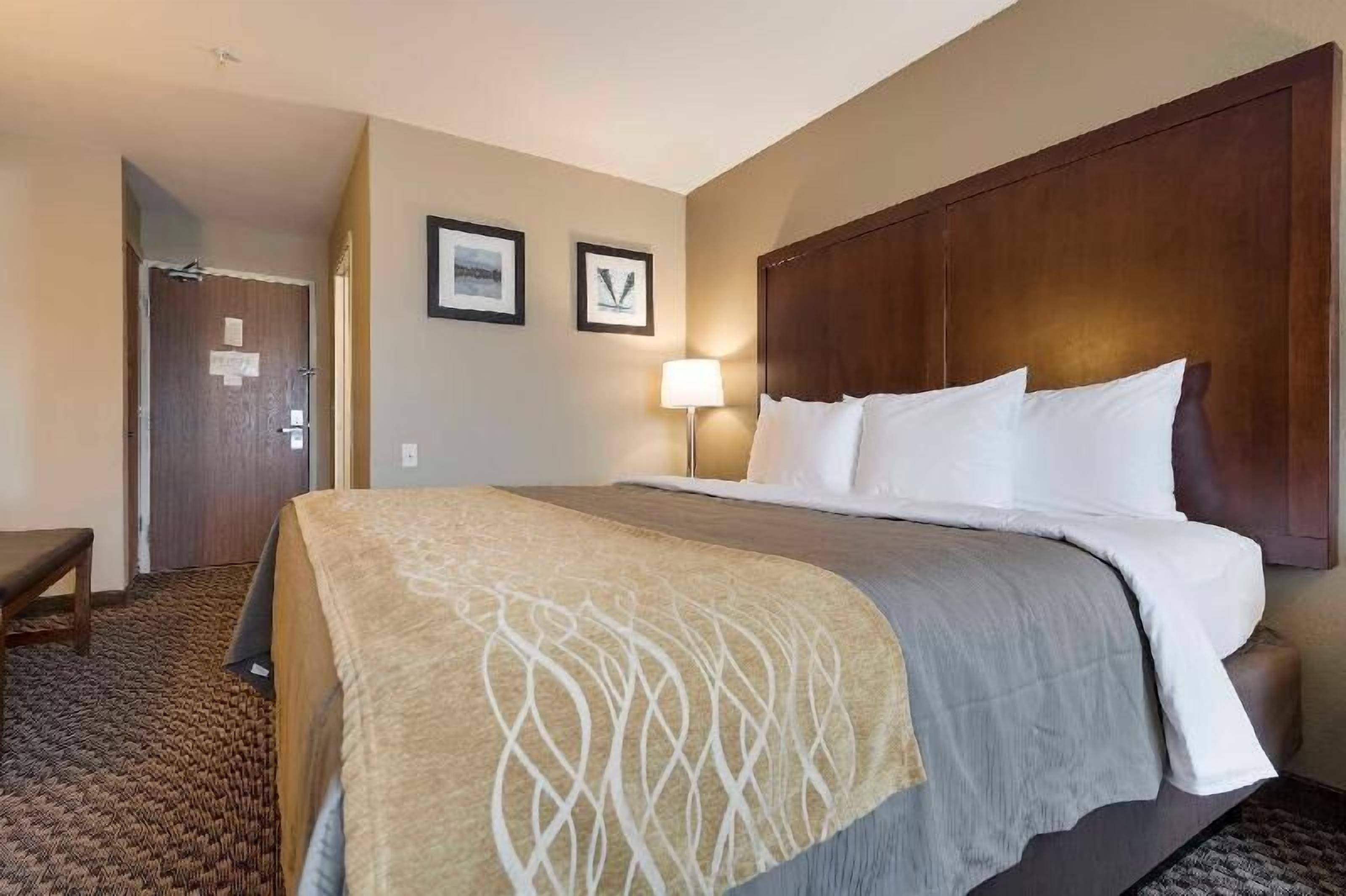 Ropa de cama de alta calidad y camas con pillow-top 