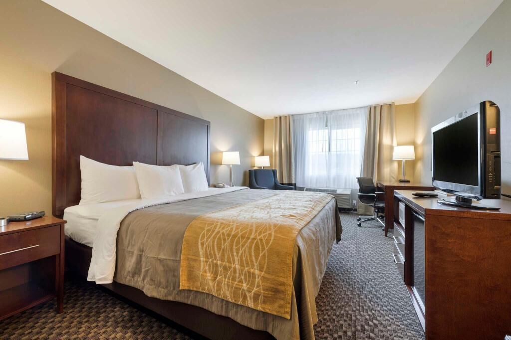 Premium bedding, pillowtop beds, iron/ironing board, free WiFi