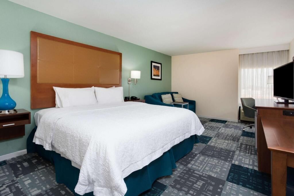 Desk, laptop workspace, free WiFi, bed sheets