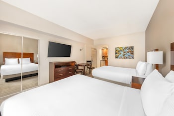 Premium bedding, in-room safe, iron/ironing board, free WiFi at Hilton Vacation Club Lake Tahoe Resort South