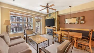 Una televisión, un reproductor de DVD