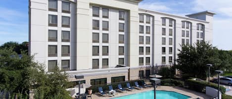 Sæsonbestemt udendørs pool