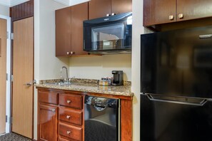 1 bedroom, premium bedding, in-room safe, desk