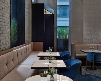 Cocktail bar at Hotel AKA NoMad