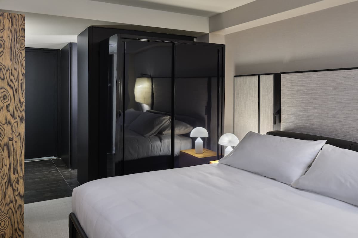 Premium bedding, down duvets, pillow-top beds, minibar