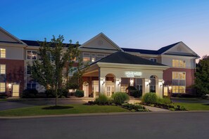 Exterior - Homewood Suites by Hilton Buffalo Airport (Buffalo)