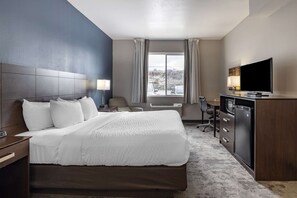 Business Room, 1 King Bed, Non Smoking | Premium bedding, pillowtop beds, individually decorated - Clarion Inn Kingman I-40 Route 66 (Kingman)