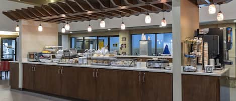 Petit déjeuner buffet compris tous les jours