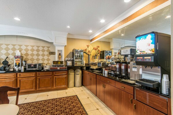 Free daily continental breakfast 