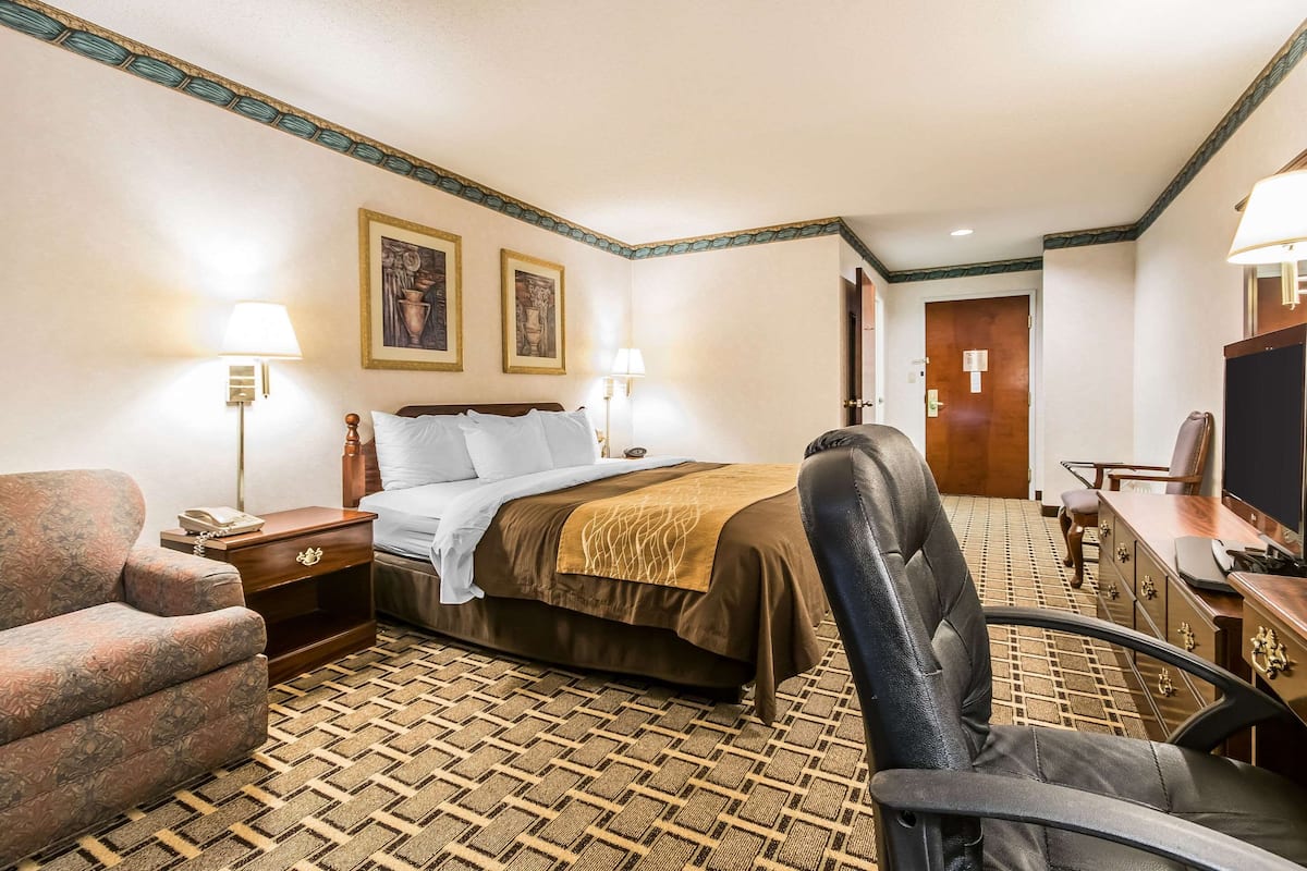 Standard Room, 1 Katil Raja (King), Non Smoking | Wi-fi percuma, cadar katil, akses kerusi roda