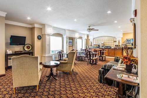 Quality Inn & Suites Evansville North