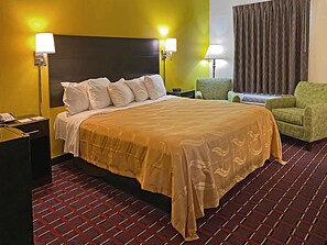 Desk, iron/ironing board, rollaway beds, free WiFi