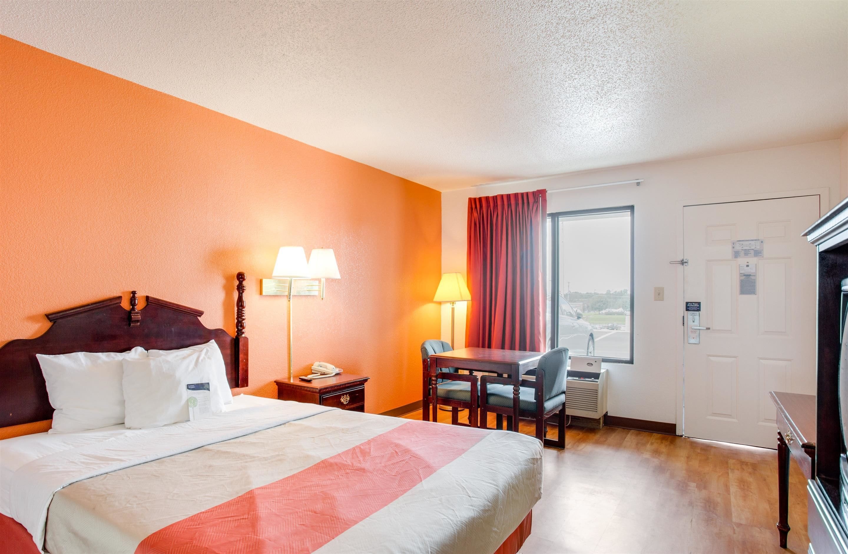 免费 WiFi、床单