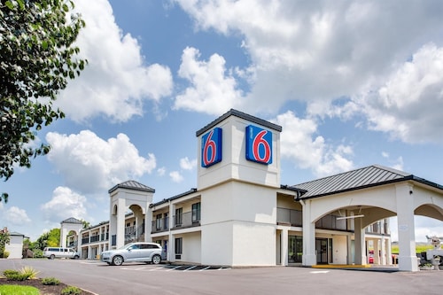 Motel 6 White House, TN