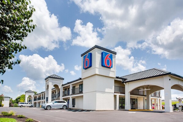 Exterior - Motel 6 White House, TN (White House)