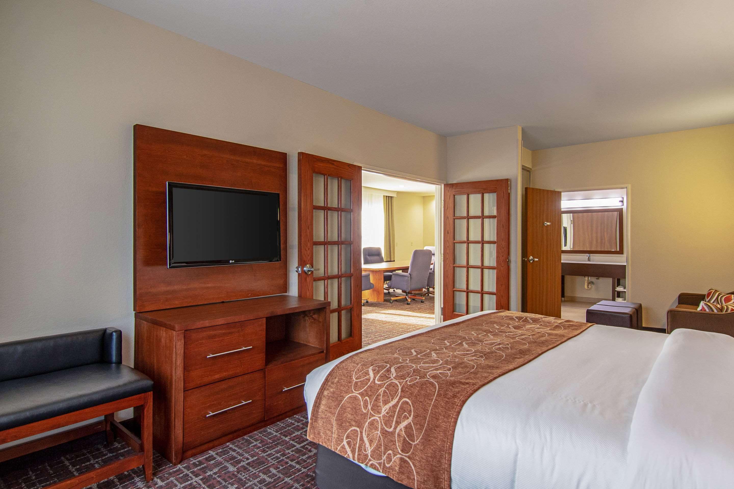 Photo - Comfort Suites NW Dallas Near Love Field