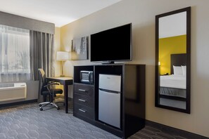 Standardzimmer, 1 King-Bett, barrierefrei, Nichtraucher | Schreibtisch, Bügeleisen/Bügelbrett, kostenlose Babybetten