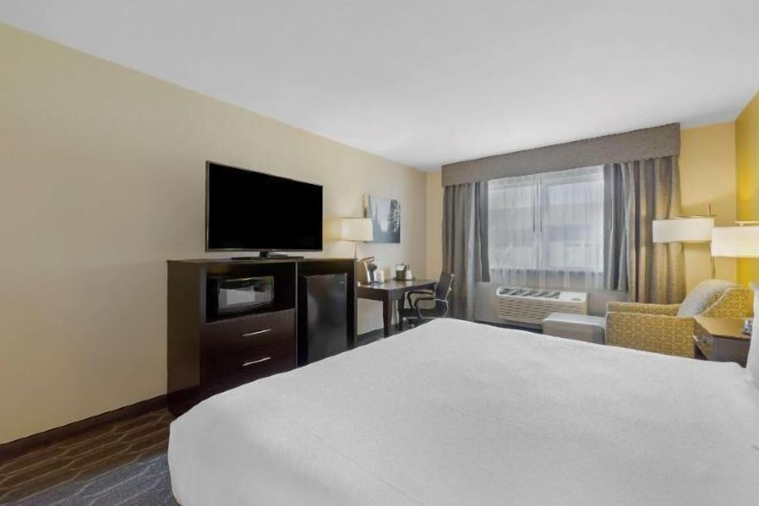 Bureau, fer et planche à repasser, lits bébé (gratuits), Wi-Fi gratuit