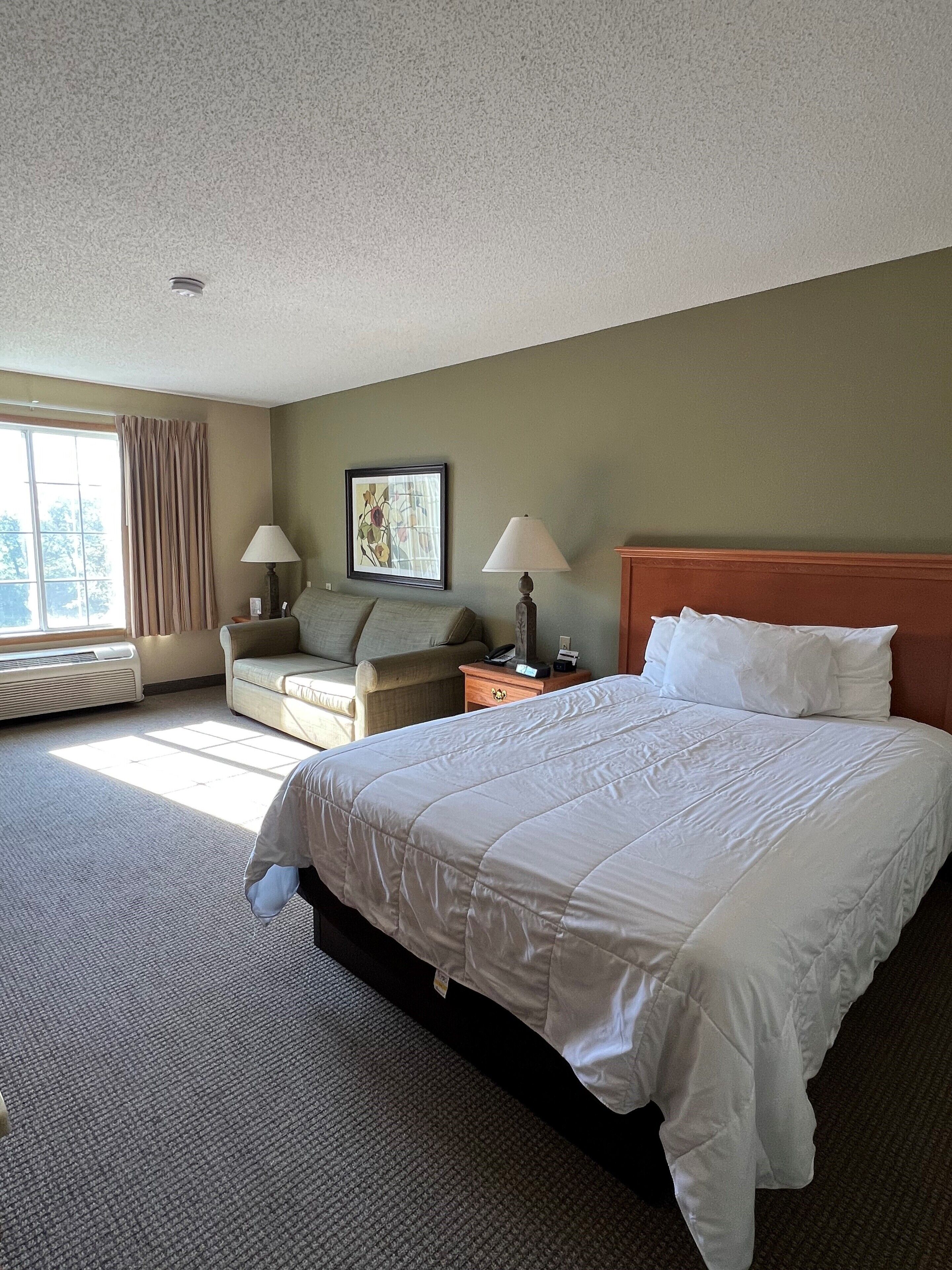 room, multiple beds | premium bedding, individually furnished, laptop workspace