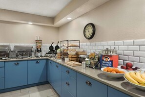 Tägliches inbegriffenes großes Frühstück