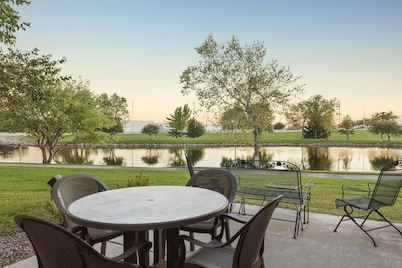Country Inn & Suites by Radisson, Ankeny - Des Moines