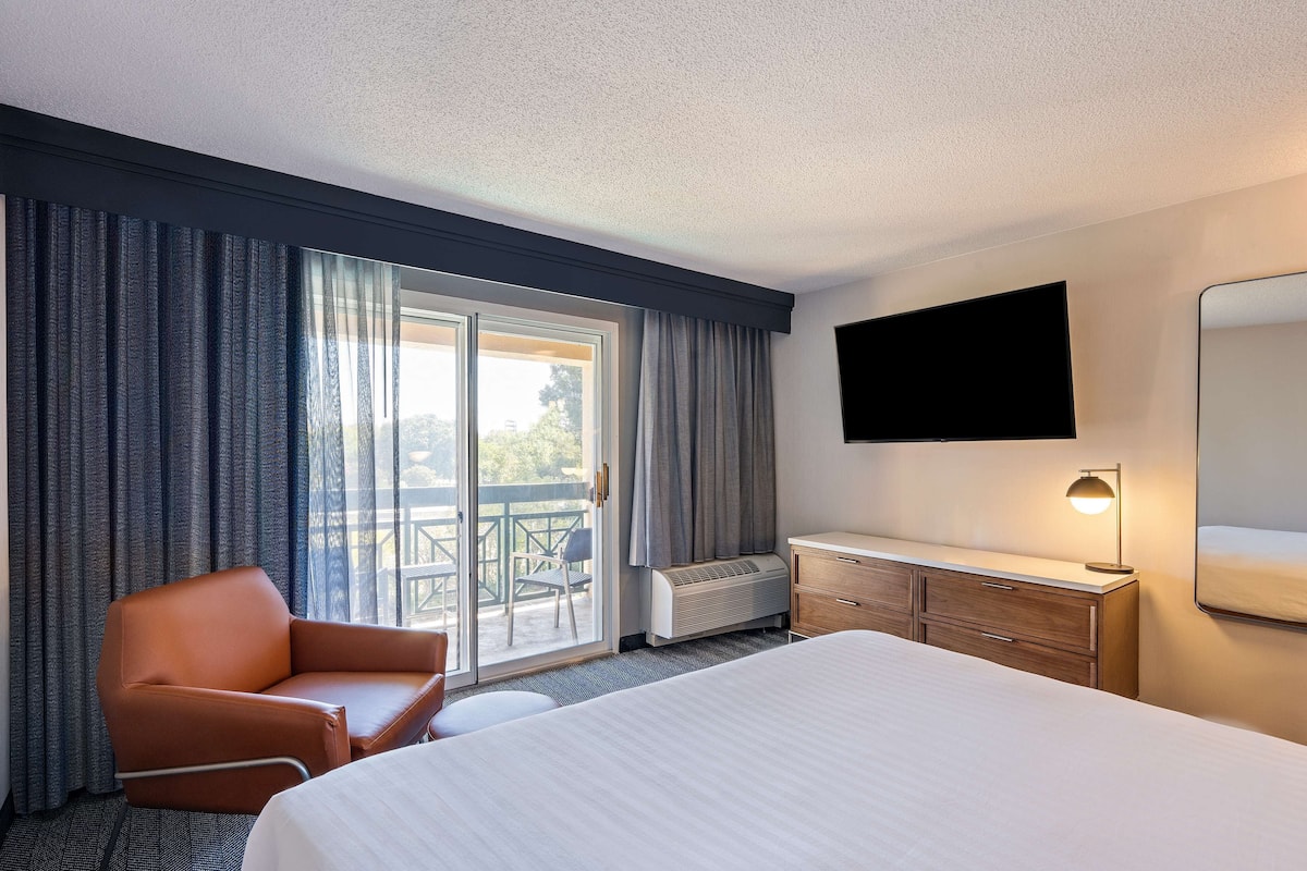 Sonesta Select Pleasant Hill - hotel rooms